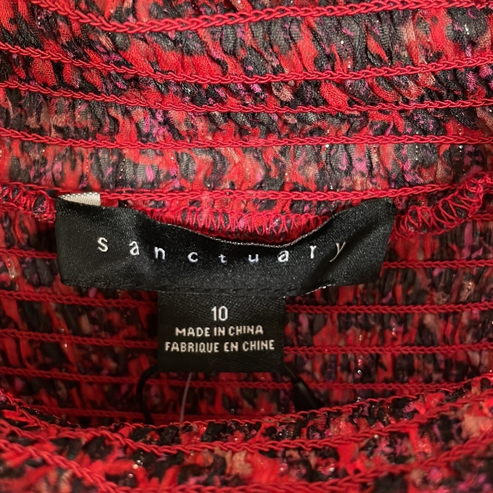 Sanctuary dress size 10. Red 100% polyester non wrinkle. Metallic thread. - Picture 3 of 8